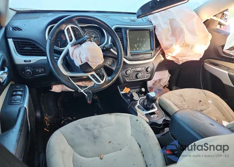 2017 Jep Cherokee L z USA, uszkodzony, nr VIN 1C4PJMCS5HW657840